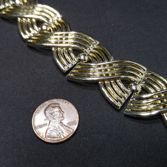 Bergere Modernist Gold Tone Bracelet 1940s 1950s Vintage Jewelry Signed - Picture 6 of 10